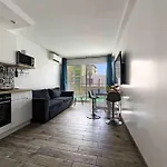 1 Min To Beach With Parking 3 Bedroom Flat