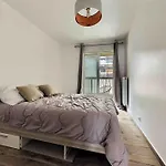 1 Min To Beach With Parking 3 Bedroom Flat